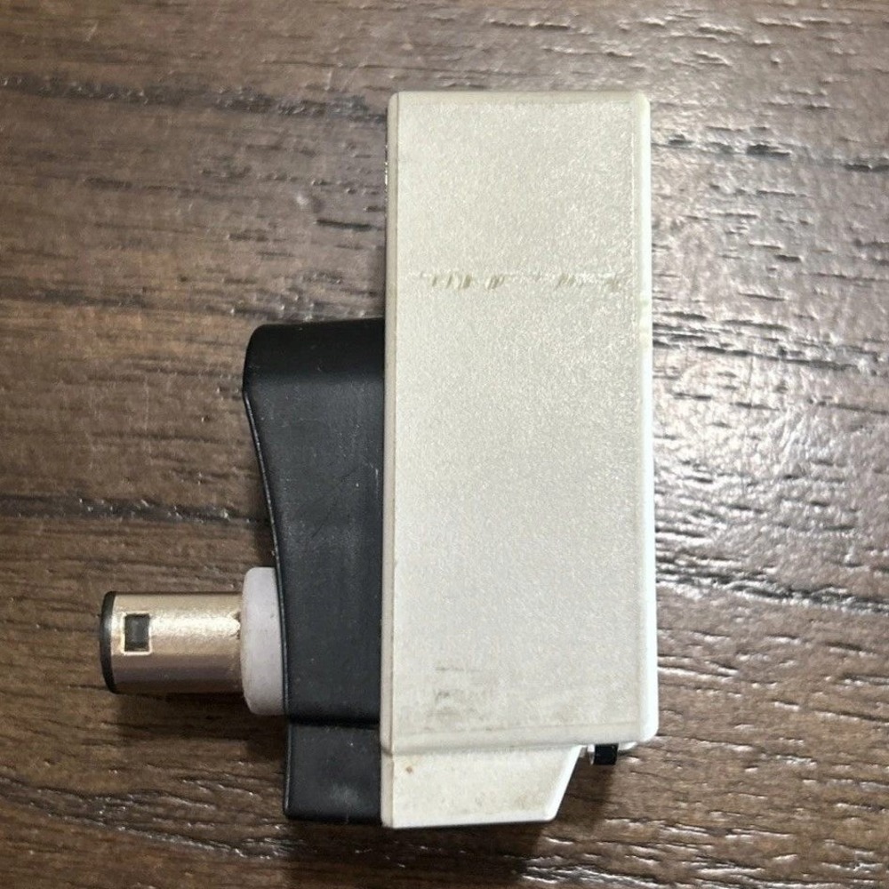 Nintendo GameCube WaveBird Wireless Receiver Grey Model DOL-005 OEM Accessory - Picture 5 of 6